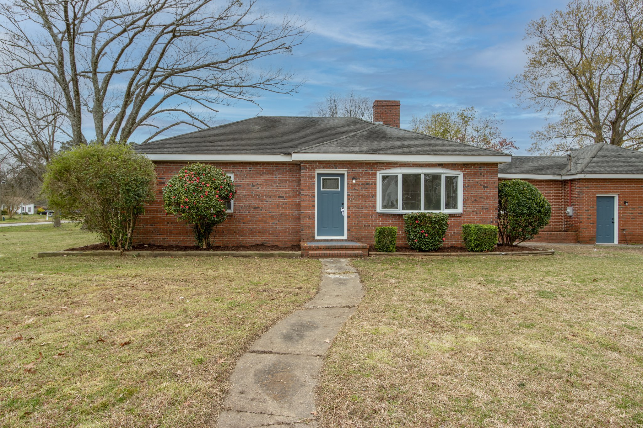 Front of a brick house in hampton roads, va